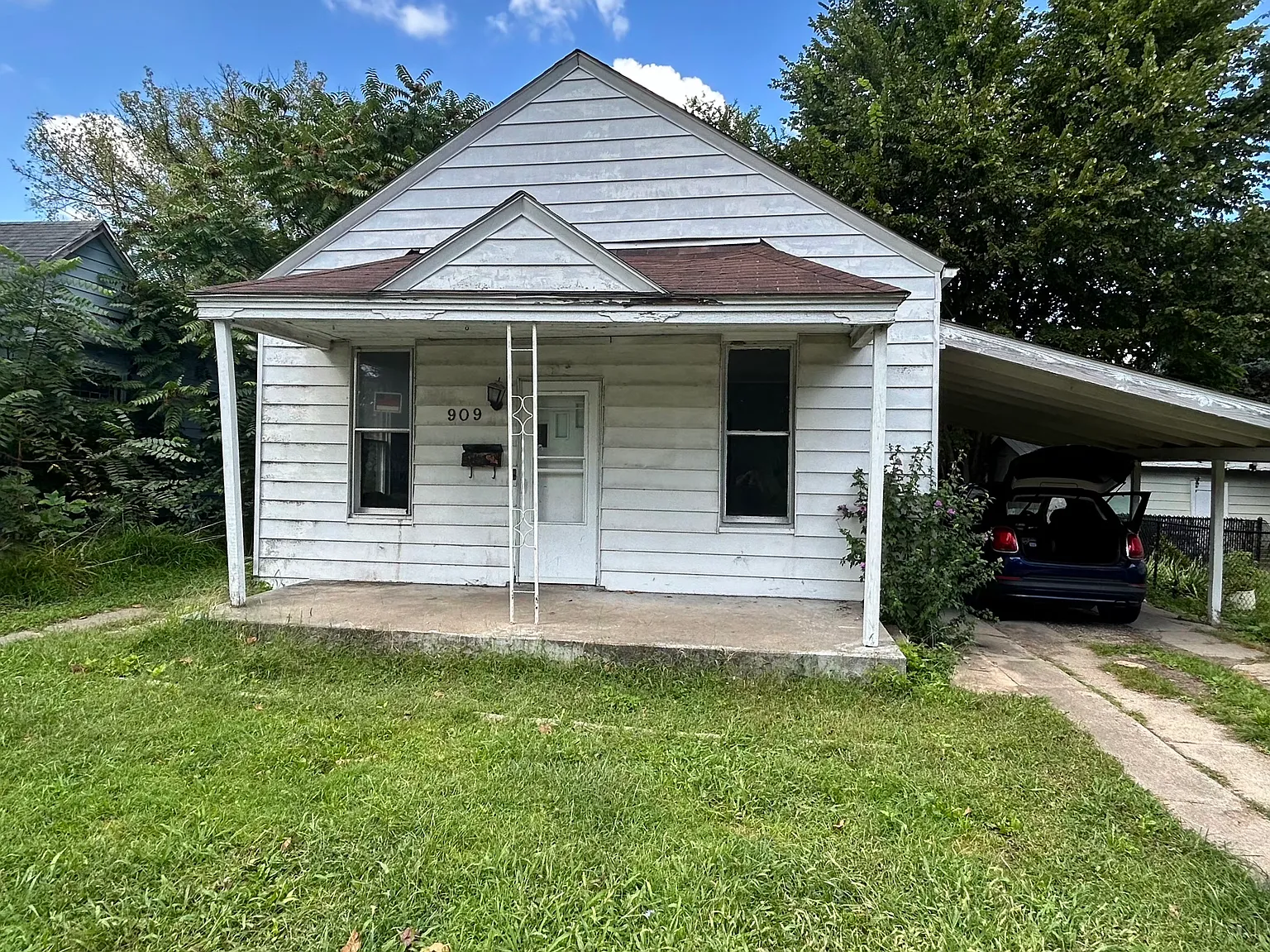 909 S Maffit St, Decatur, IL -- exterior view