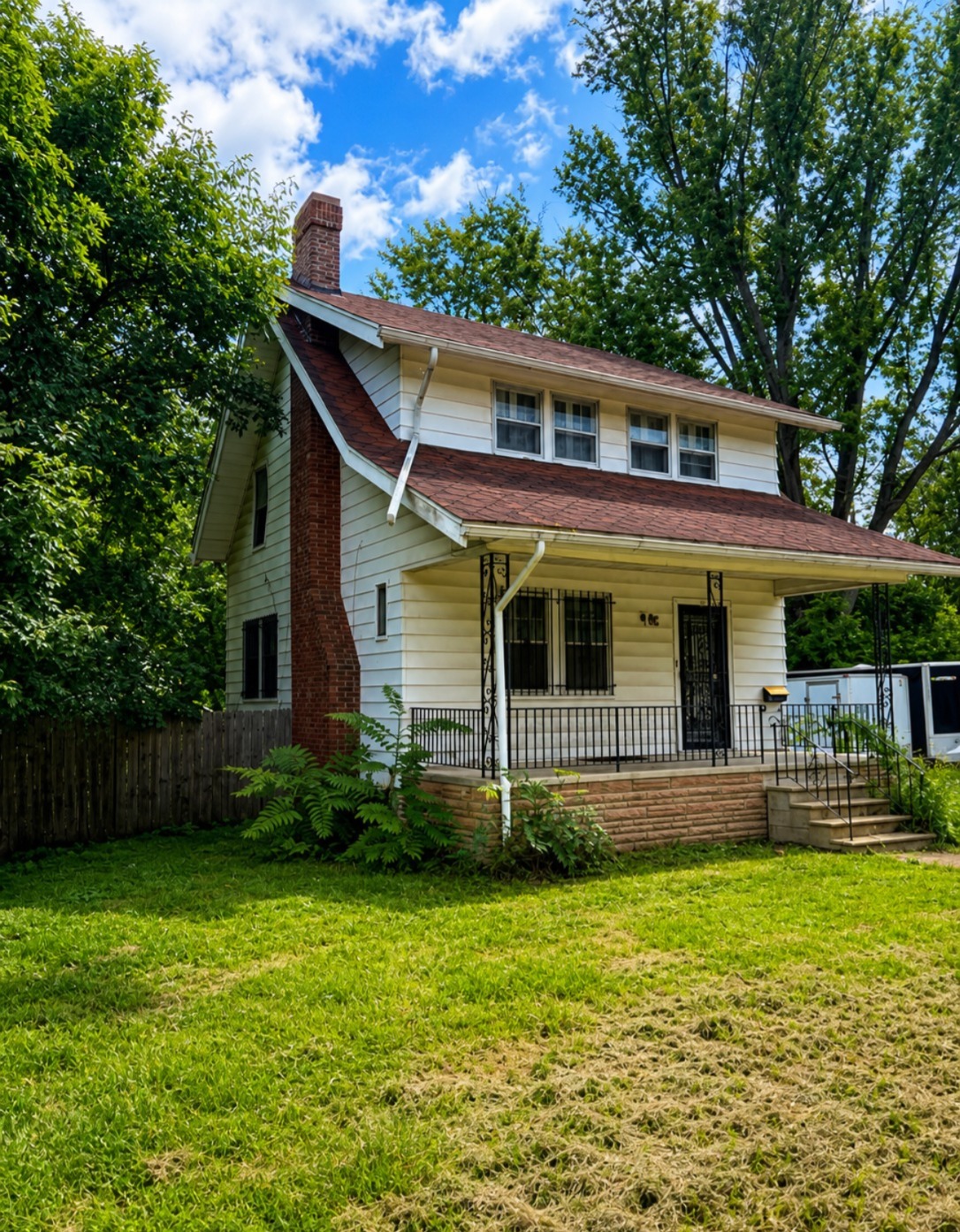 523 Grace Street, Flint, MI -- exterior view