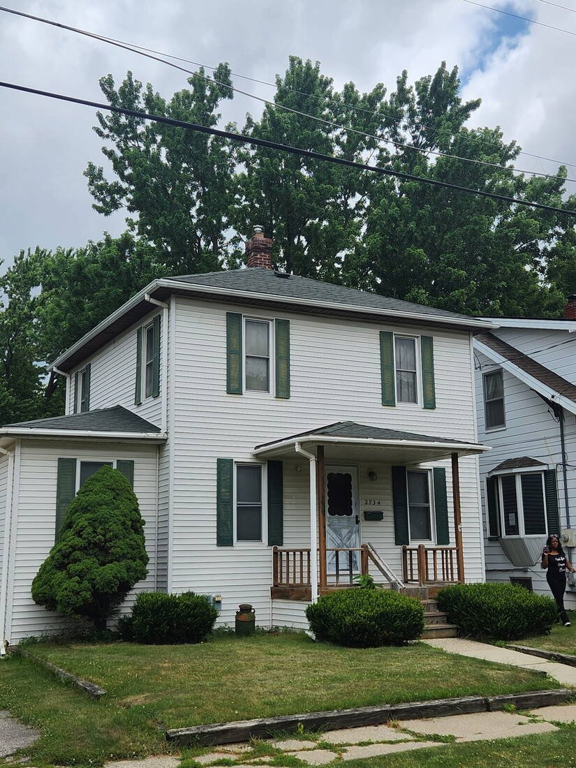 2734 Brown Street, Flint, MI -- exterior view
